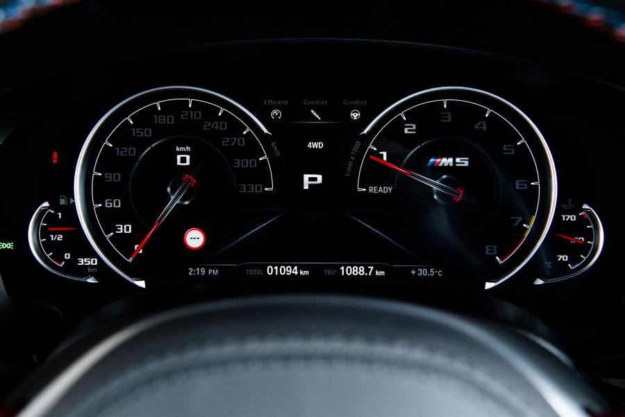 Панель приборов BMW M5 (F90) 2018 года  (SG) (фото 7 из 30)
